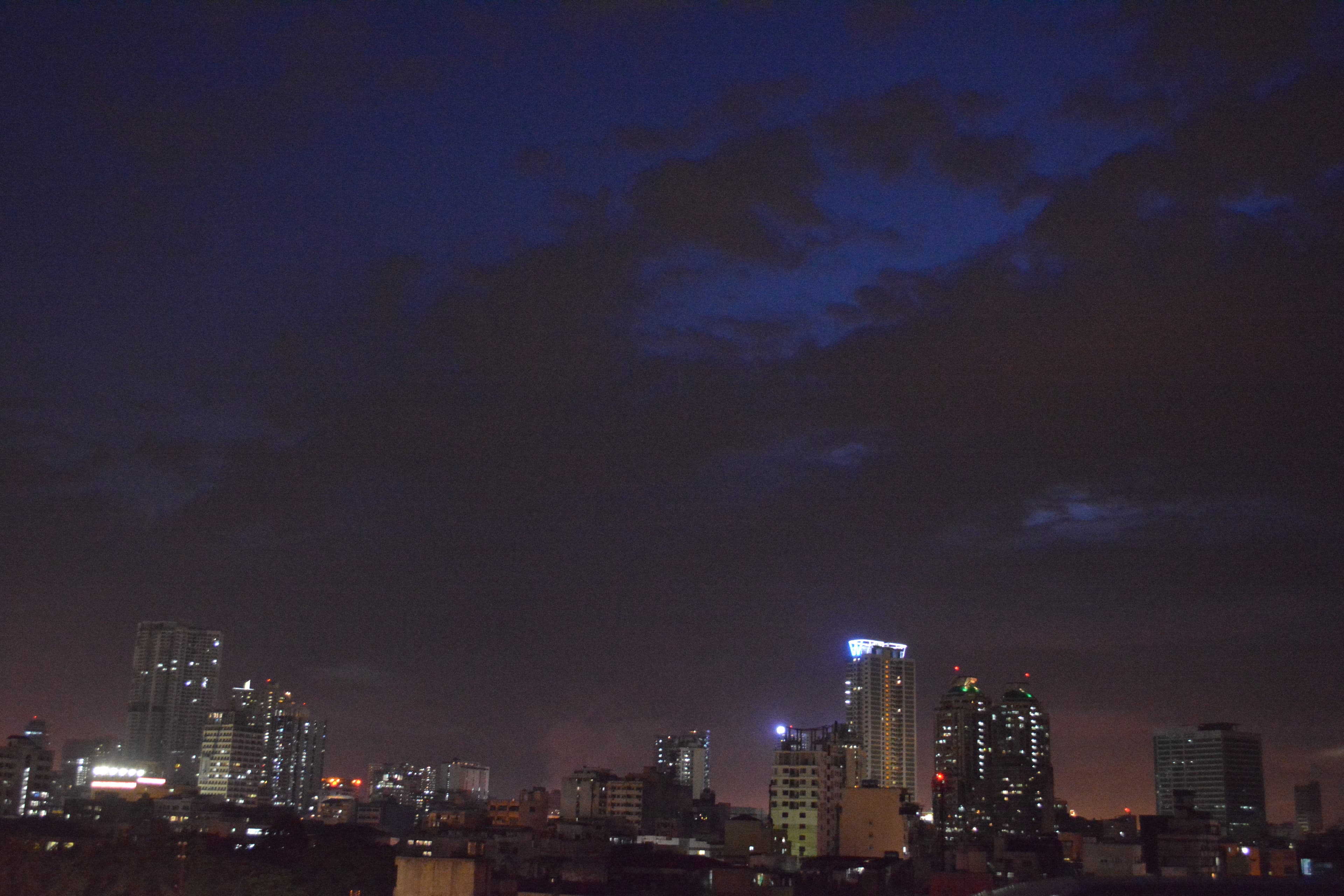 Manila skyline at night